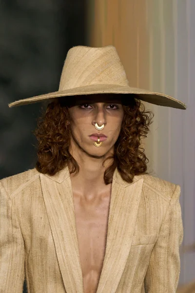 Look 22